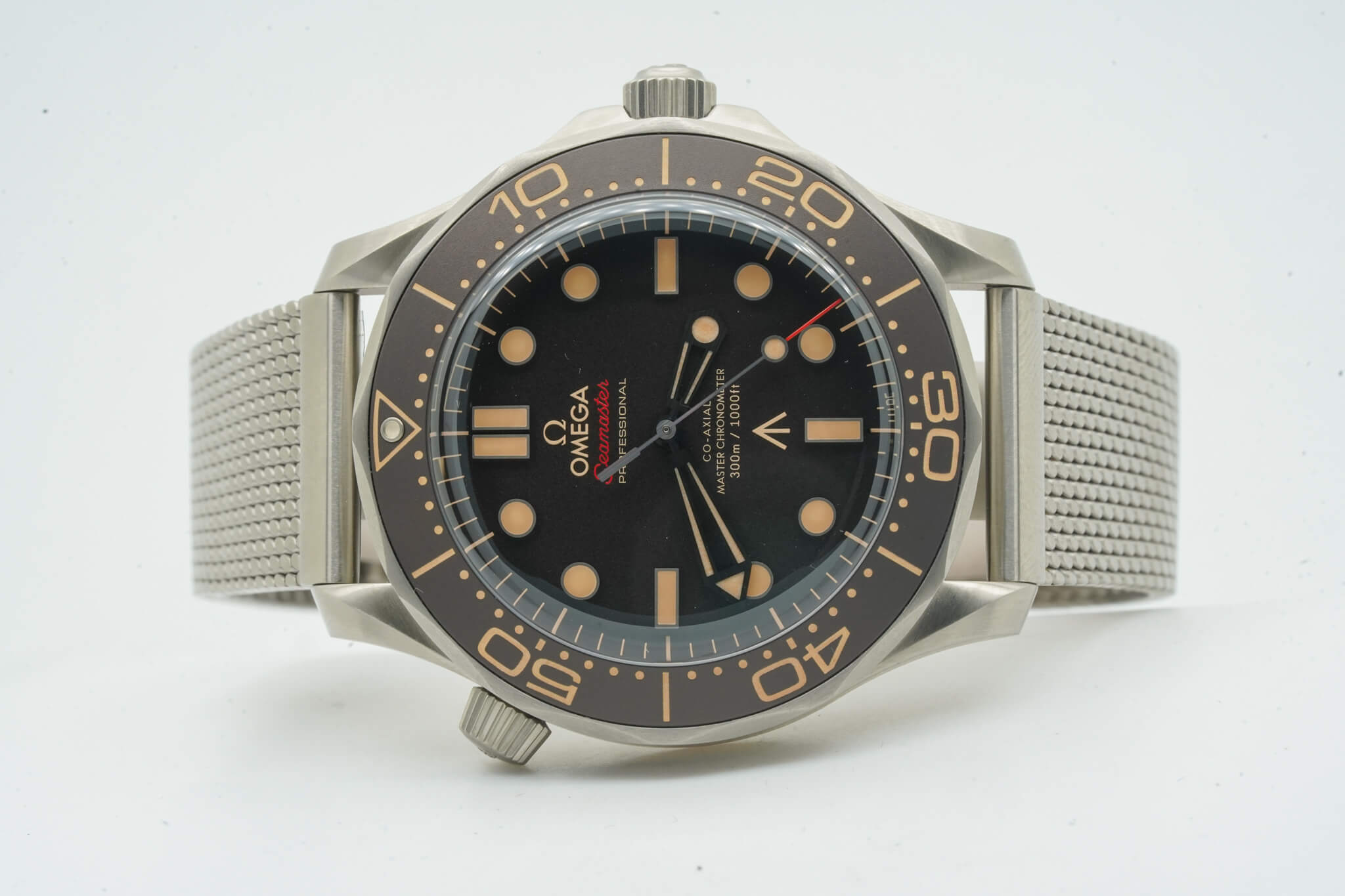 Omega Seamaster Diver 300M Master Chronometer 007 Edition