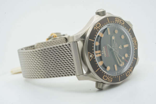Omega Seamaster Diver 300M Master Chronometer 007 Edition