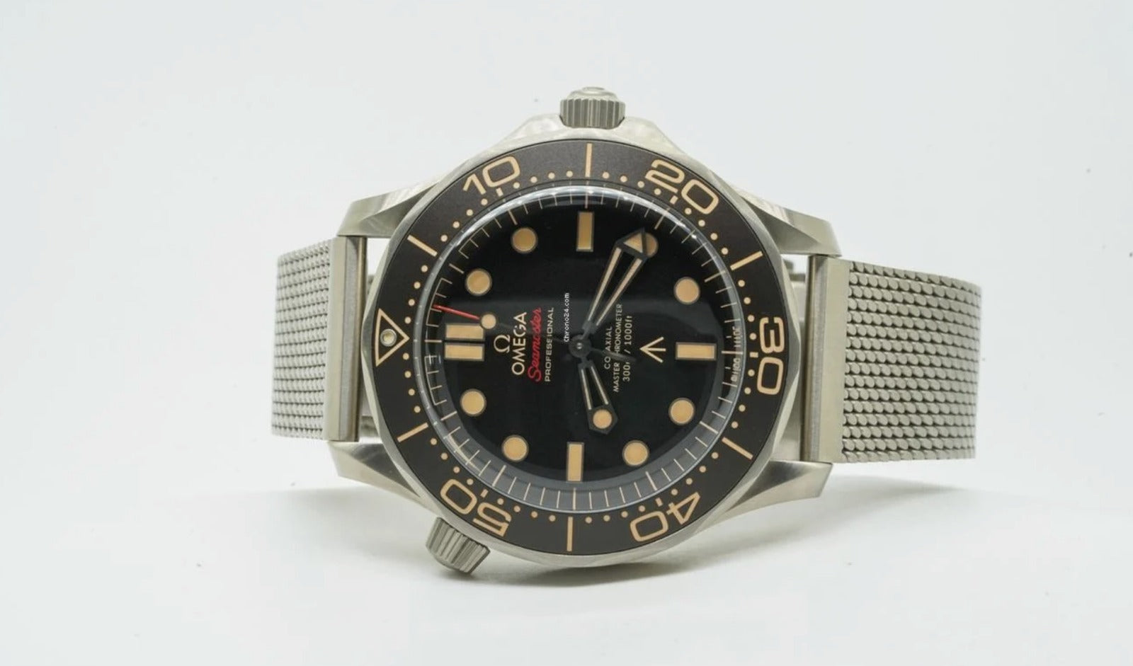 Omega Seamaster Diver 300M Master Chronometer 007 Edition