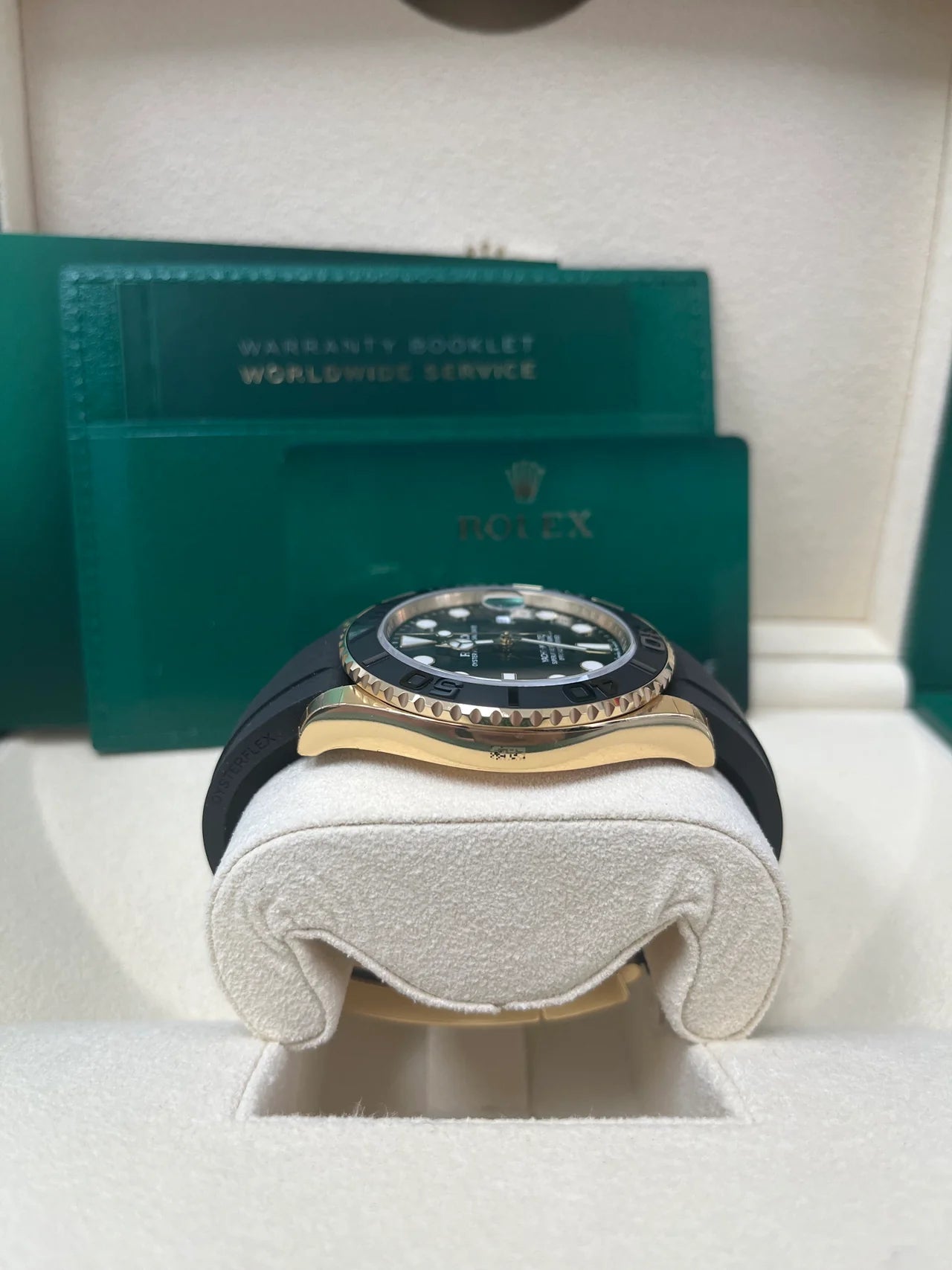 Yacht-Master 42 Yellow Gold 42 - Oysterflex Strap
