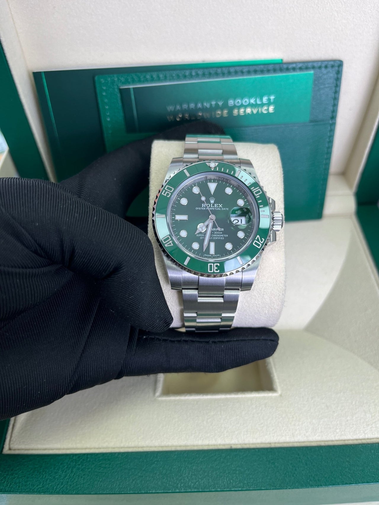 Submariner  "The Hulk" Green Dial