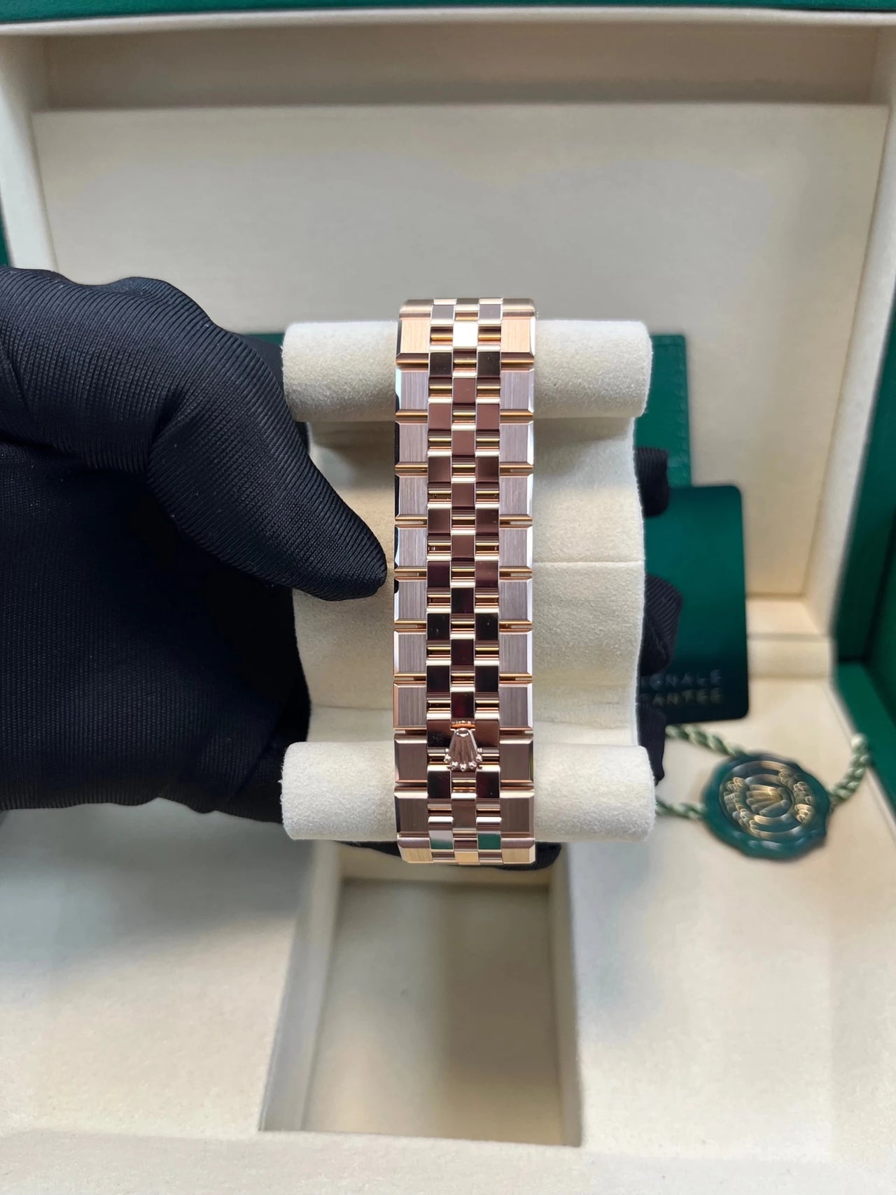 Land Dweller 40mm Rose Gold White Dial