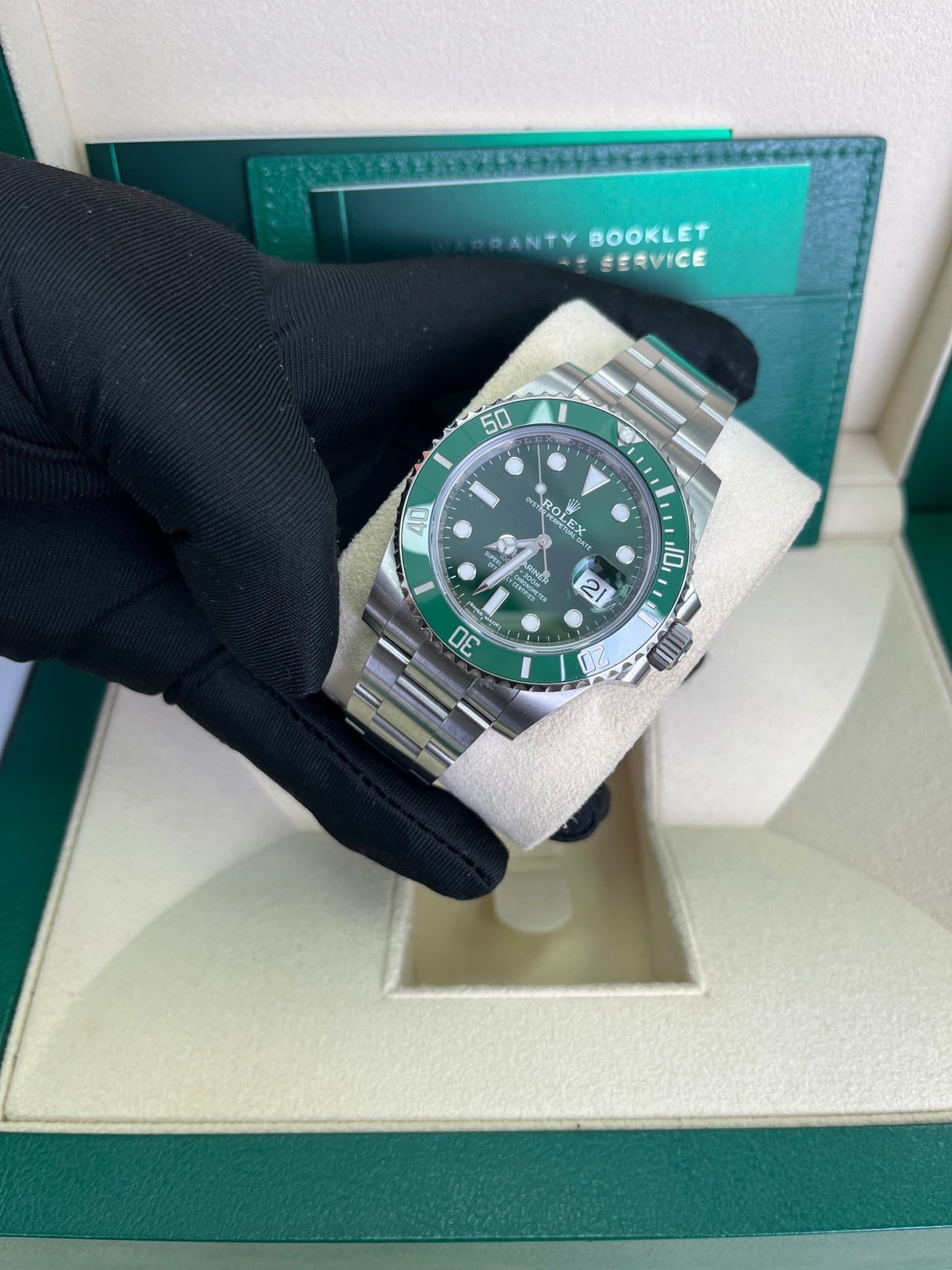 Submariner  "The Hulk" Green Dial