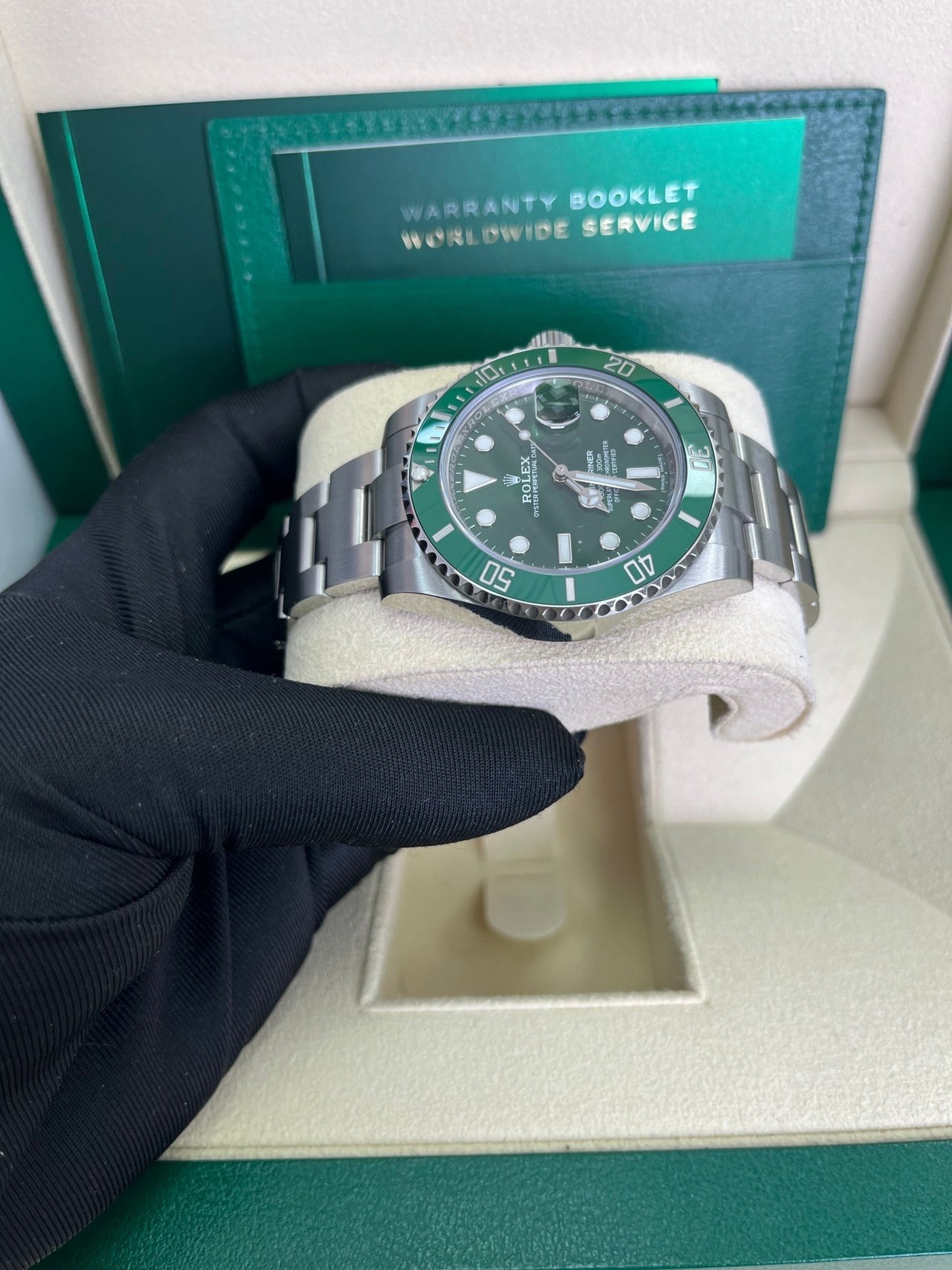 Submariner  "The Hulk" Green Dial