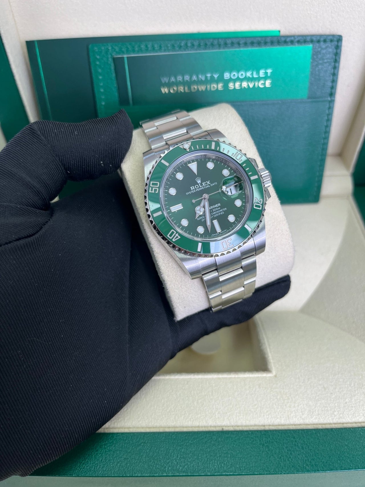 Submariner  "The Hulk" Green Dial