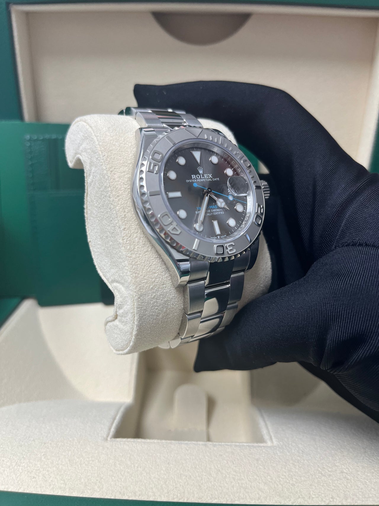 Yacht-Master 40mm Platinum & Stainless Steel - Dark Rhodium Dial