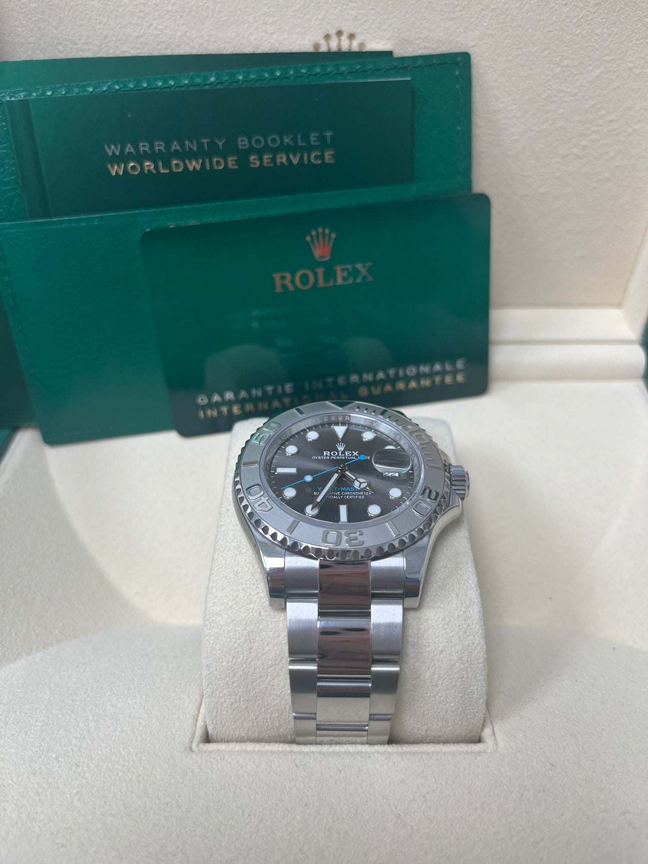 Yacht-Master 40mm Platinum & Stainless Steel - Dark Rhodium Dial
