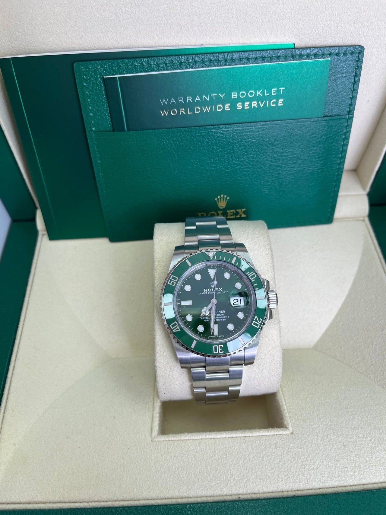 Submariner  "The Hulk" Green Dial
